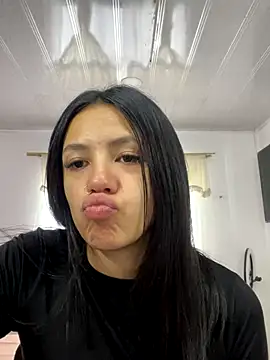 Snapshot of hannahb-e chatting on 30, 10, 2025 hannahb-e online show from 30, 10, 2025