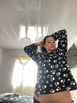 Snapshot of hannahb-e chatting on 6, 11, 2025 hannahb-e online show from 6, 11, 2025