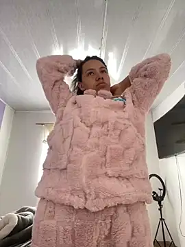 Snapshot of hannahb-e chatting on 20, 11, 2025 hannahb-e online show from 20, 11, 2025