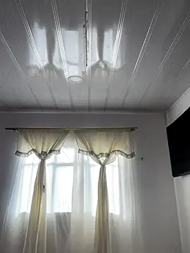 Snapshot of hannahb-e chatting on 5, 12, 2025 hannahb-e online show from 5, 12, 2025