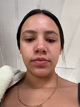 Snapshot of hannahb-e chatting on 15, 12, 2025 hannahb-e online show from 15, 12, 2025