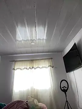 Snapshot of hannahb-e chatting on 10, 3, 2026 hannahb-e online show from 10, 3, 2026