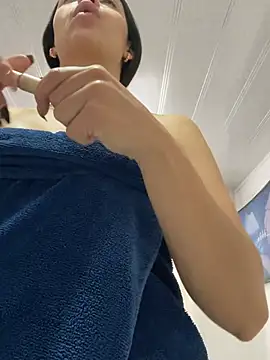 Snapshot of hannahb-e chatting on 11, 3, 2026 hannahb-e online show from 11, 3, 2026