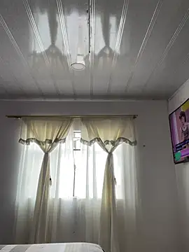 Snapshot of hannahb-e chatting on 27, 3, 2026 hannahb-e online show from 27, 3, 2026