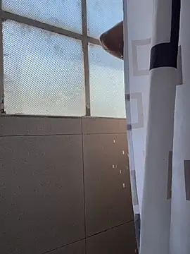 Snapshot of hannahb-e chatting on 4, 4, 2026 hannahb-e online show from 4, 4, 2026