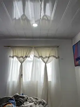 Snapshot of hannahb-e chatting on 8, 4, 2026 hannahb-e online show from 8, 4, 2026