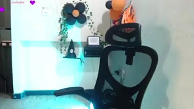 Snapshot of _samara chatting on 19, 10, 2025 samara online show from 19, 10, 2025