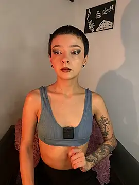 Snapshot of lisathommpson chatting on 20, 1, 2025 lisathommpson online show from 20, 1, 2025