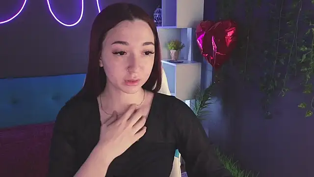 Snapshot of YasmineWest chatting on 12, 3, 2025 YasmineWest online show from 12, 3, 2025