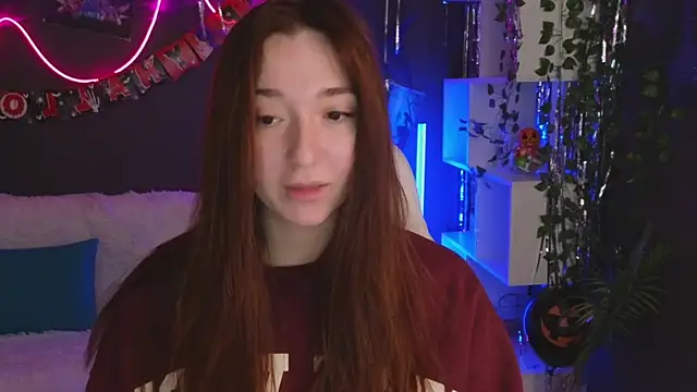 Snapshot of YasmineWest chatting on 29, 10, 2025 YasmineWest online show from 29, 10, 2025