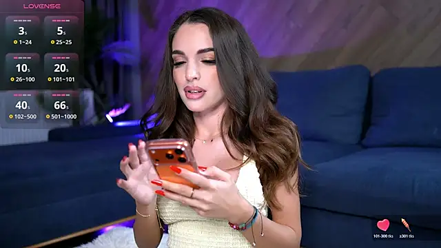 Snapshot of EsmeAinsley chatting on 18, 12, 2025 EsmeAinsley online show from 18, 12, 2025