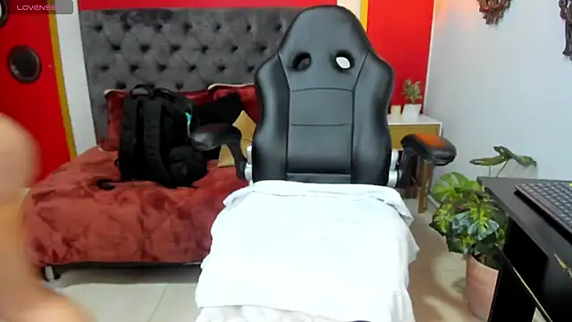 Tisha  lau online show from 25, 2, 2025