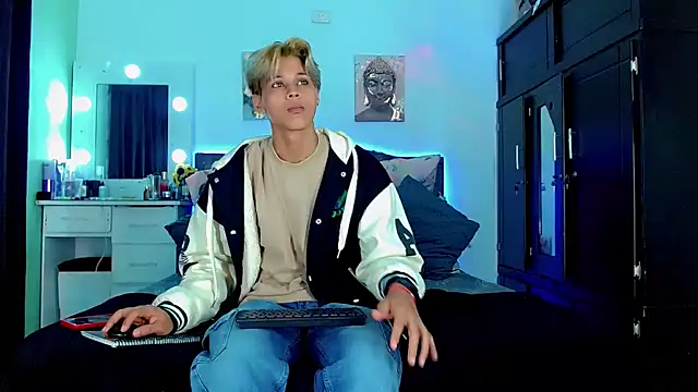 Liamscott  online show from 20, 9, 2025