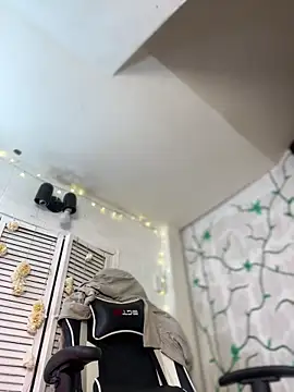 JulianaCastillo online show from 12, 1, 2025