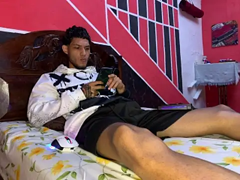Snapshot of tanned_boy chatting on 8, 6, 2026 tanned boy online show from 8, 6, 2026