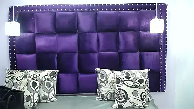 Snapshot of CrushOnMe_ chatting on 1, 2, 2025 CrushOnMe online show from 1, 2, 2025