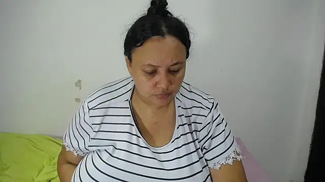Snapshot of CrushOnMe_ chatting on 2, 7, 2026 CrushOnMe online show from 2, 7, 2026