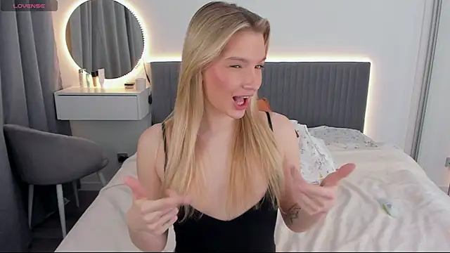 CassieRayss online show from 16, 2, 2025