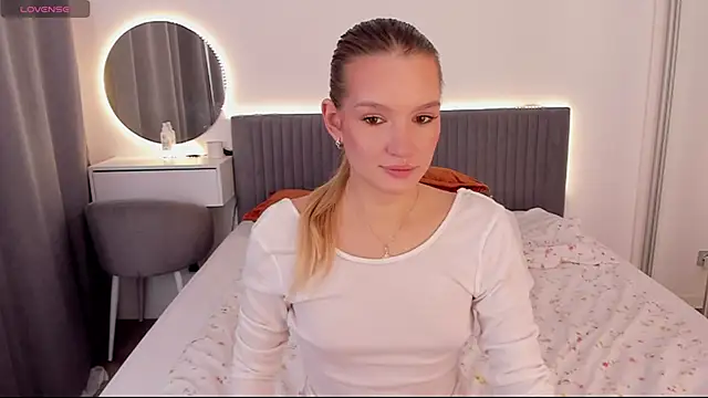 CassieRayss online show from 6, 10, 2025