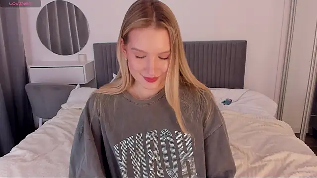 CassieRayss online show from 16, 11, 2025