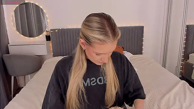 Snapshot of CassieRayss chatting on 2, 2, 2026 CassieRayss online show from 2, 2, 2026