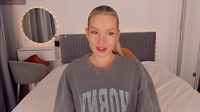 Snapshot of CassieRayss chatting on 13, 2, 2026 CassieRayss online show from 13, 2, 2026