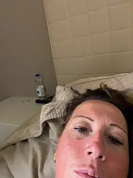 xsexycurvymilf online show from 28, 7, 2026