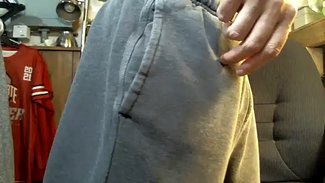 Snapshot of handsomeguy0729 chatting on 9, 12, 2024 handsomeguy0729 online show from 9, 12, 2024