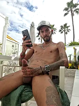 Snapshot of Themadhatter90 chatting on 11, 3, 2025 Themadhatter90 online show from 11, 3, 2025