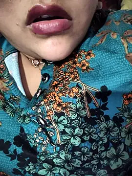 Snapshot of _Redwine_ chatting on 11, 3, 2025 Redwine online show from 11, 3, 2025