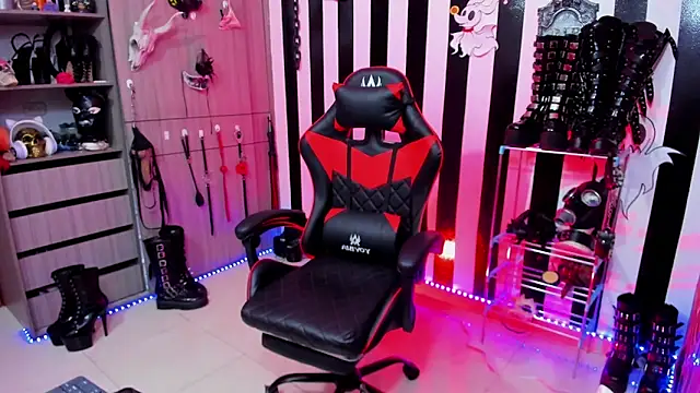 Snapshot of daven56 chatting on 25, 2, 2025 daven56 online show from 25, 2, 2025