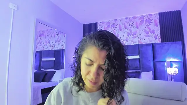 Snapshot of Amareto_ chatting on 4, 12, 2025 Amareto online show from 4, 12, 2025