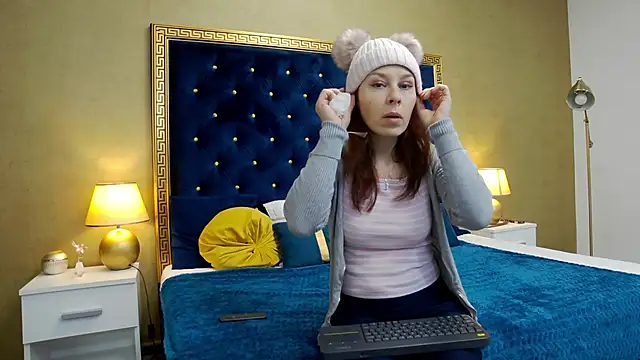 HaileyMoonn online show from 17, 12, 2024