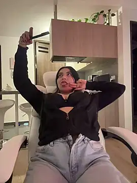 Snapshot of PetitLumiere chatting on 28, 12, 2024 PetitLumiere online show from 28, 12, 2024