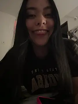 Snapshot of PetitLumiere chatting on 14, 1, 2025 PetitLumiere online show from 14, 1, 2025