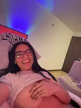 Snapshot of PetitLumiere chatting on 23, 1, 2025 PetitLumiere online show from 23, 1, 2025