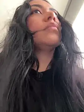 Snapshot of PetitLumiere chatting on 8, 2, 2025 PetitLumiere online show from 8, 2, 2025