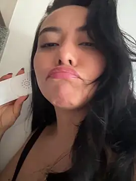 Snapshot of PetitLumiere chatting on 17, 2, 2025 PetitLumiere online show from 17, 2, 2025