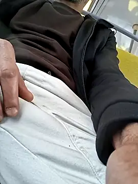 Snapshot of molozeb chatting on 5, 10, 2025 molozeb online show from 5, 10, 2025