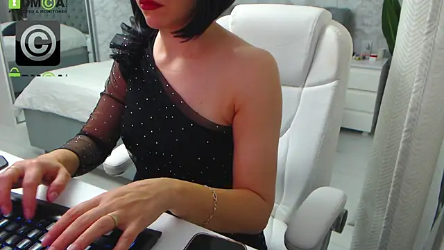 Snapshot of Ellysse_ chatting on 7, 10, 2025 Ellysse  online show from 7, 10, 2025