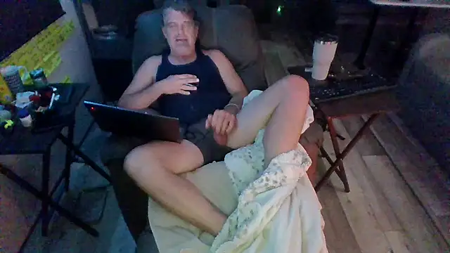 Snapshot of lateniter chatting on 30, 10, 2025 lateniter online show from 30, 10, 2025