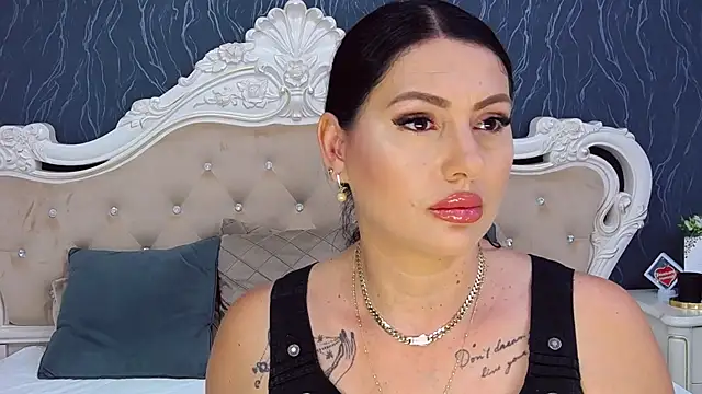 Lauren Saint online show from 15, 7, 2026