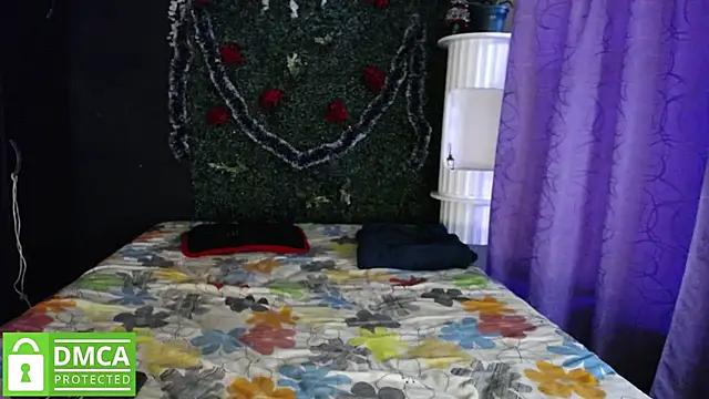 Snapshot of Mr_MrsCurie chatting on 17, 12, 2025 Mr MrsCurie online show from 17, 12, 2025