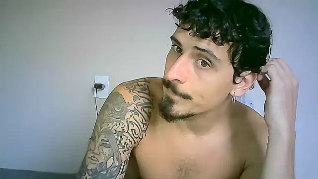 Snapshot of milkoffe chatting on 3, 12, 2024 milkoffe online show from 3, 12, 2024