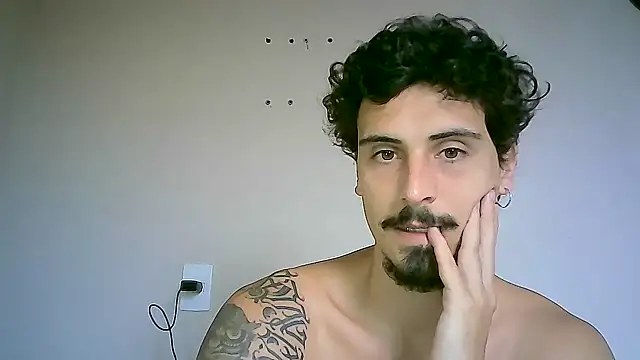 Snapshot of milkoffe chatting on 7, 12, 2024 milkoffe online show from 7, 12, 2024