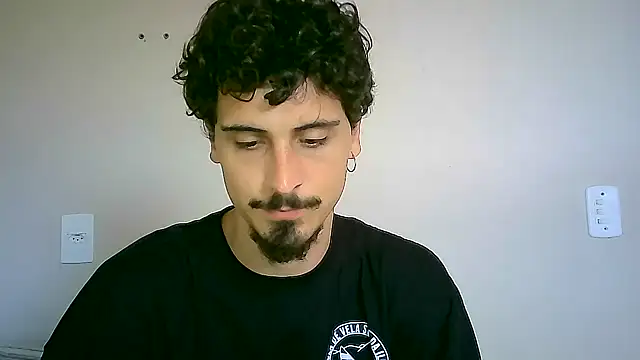 Snapshot of milkoffe chatting on 13, 12, 2024 milkoffe online show from 13, 12, 2024