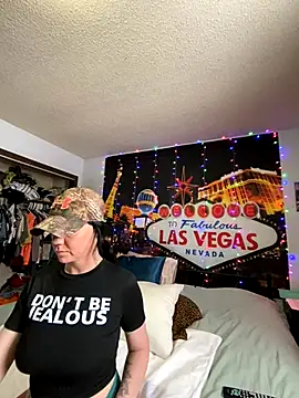 SidneyRaee online show from 2, 12, 2024