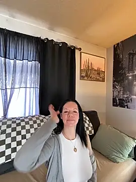 SidneyRaee online show from 11, 12, 2024