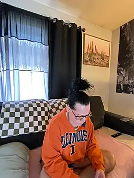 SidneyRaee online show from 17, 12, 2024