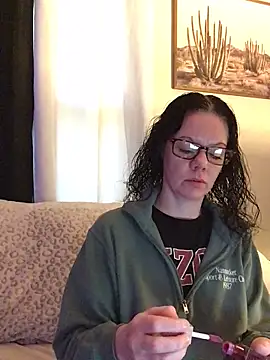 SidneyRaee online show from 8, 9, 2025